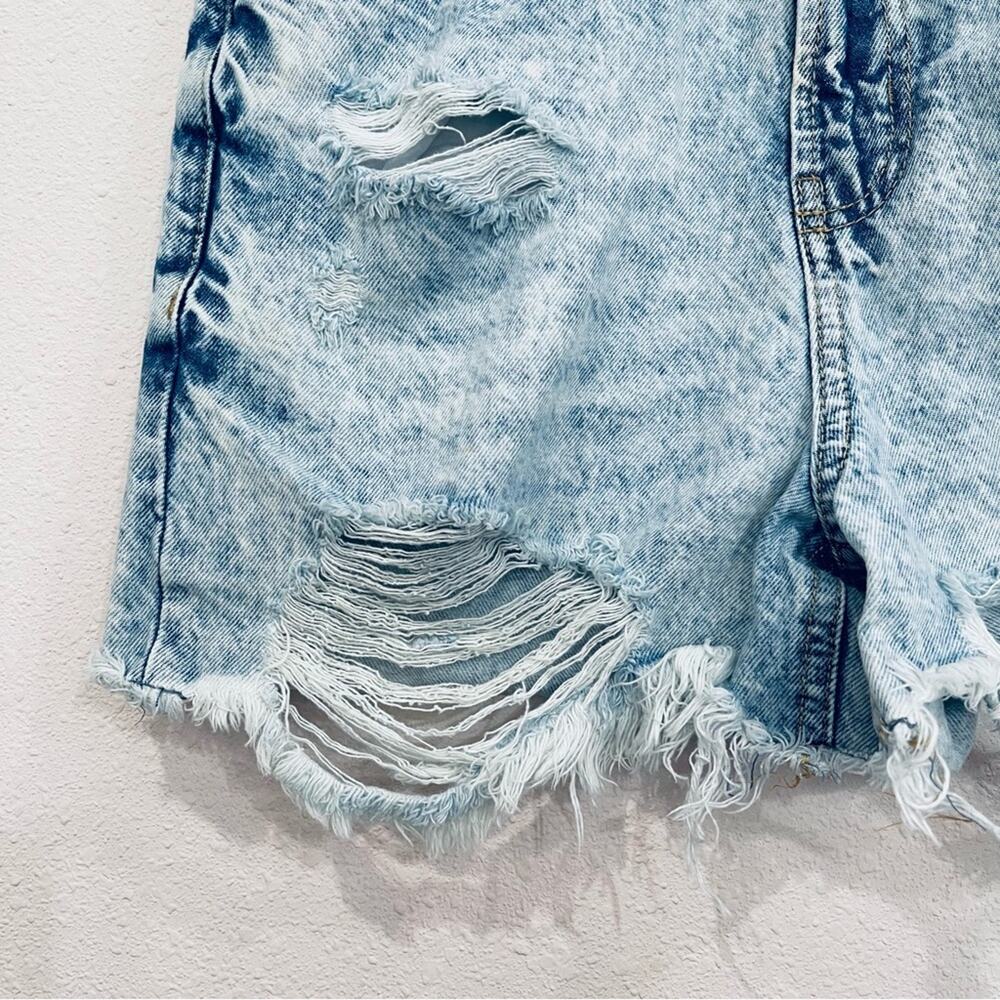 Blue Age Light Acid Wash High Rise Distressed Denim Jean Shorts - Small - Picture 3 of 13